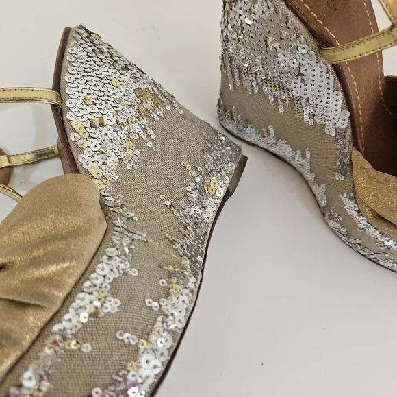 Tory Burch Gold Sequin Wedge Heel Sandals - Picture 2 of 9